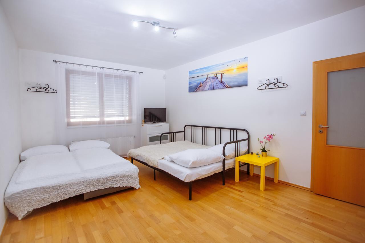 Beautiful Apartment In Central Residence Prag Exterior foto
